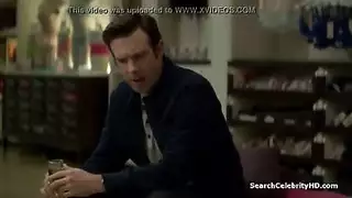 جلسة استمناء خاصة: فتاة سمراء مع فرجها المحلوق