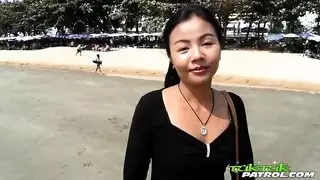 فرج مراهقة أصلع يُحفر في بورنو عنيف