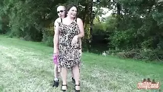 ام تناك من قبل صديق ابنها