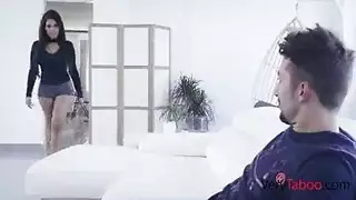 اخ يتعاركون و يوقع الحليب علئ الخت