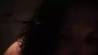 زوجة نجم الإباحية تبتلع كل بوصة في مقطع الجنس الفموي الصريح هذا