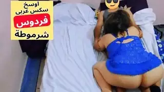 سكس عربي صريح: زوجة الصديق تتعرض لنيك طيز مصري على سريره