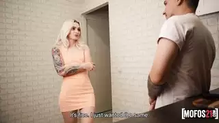 الزوجة التي تخون زوجها في حضوره وهوه نائم