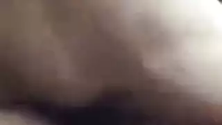 إيزابيل الناضجة الفاجرة تمص بقذارة وتتعرض للجماع في الحلق في إباحية صريحة