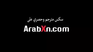 مُبتَز للخضوع أمام امرأة ناضجة