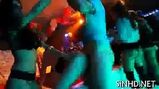 يخرج اخته فسيارة وينيكها غصب عنها مترجم بالعربية