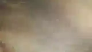 فتاة سمراء نحيلة تتوسل للجنس الشرجي وتحصل على هزة كبيرة