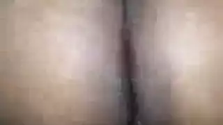 فتاة إبوني ميغان تأخذ قضيبًا ضخمًا وتتعرض للضرب