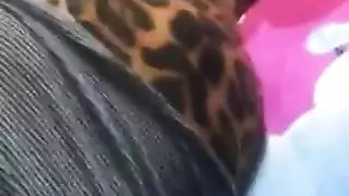 جزائري يمارس الجنس مع محجبة بوضعية كلابية على الأرض