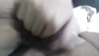 أم مسلمة ساخنة تستمني كسها المبلل على بث مباشر