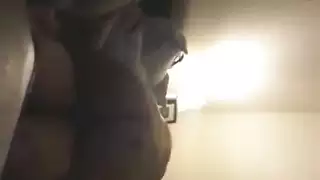 الأميرة تركب قضيب أخيها في جنس صحراوي قاسي