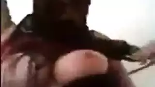 عربية مثيرة تبتلع السائل الساخن بعد مص عنيف