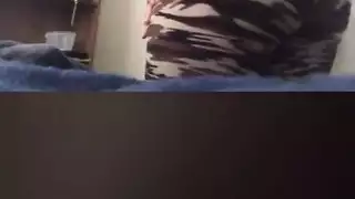 لواط مع الحيوان للمتحولين جنسياً: فعل فموي قاسي مع جمل في الطبيعة