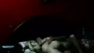جماع لا يتوقف: تبلغ الذروة بشدة ولكنها تريد المزيد من القضيب