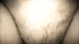 قضيب هائل يملأ مؤخرة متسعة ضخمة