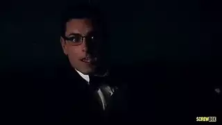 وضعت امرأة ضعيفة رجلين ليمارس الجنس على حد سواء في وقت واحد لمعرفة ما إذا كان الأخير